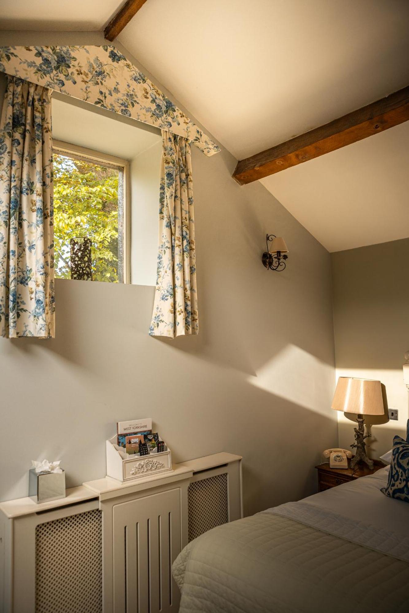 Shibden Mill Inn Halifax Eksteriør bilde